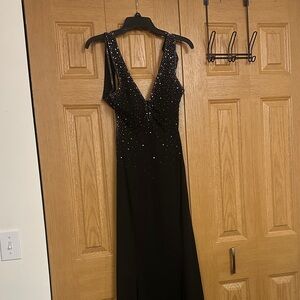 Elegant Black Sleeveless Dress